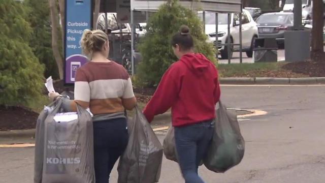 Shoppers score in-person deals for Black Friday
