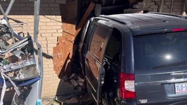 Van crashes into Crown Fried Chicken in Fayetteville