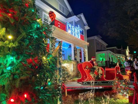 Visit these enchanting North Carolina Christmas Towns