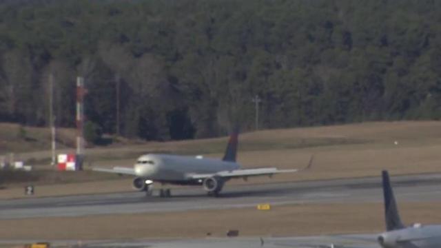 On cam: Airplanes tilt, struggle to land in heavy wind at RDU