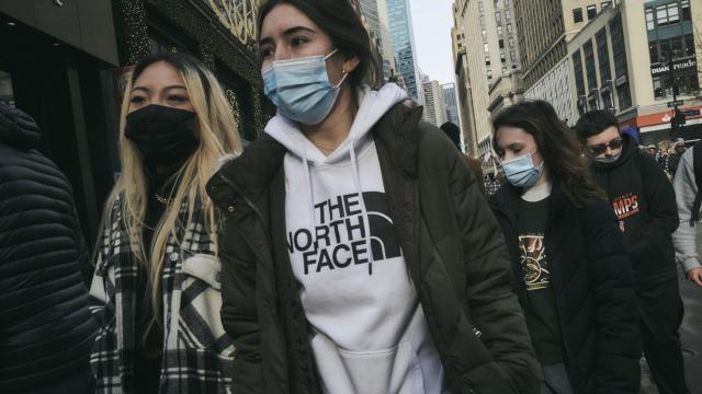 Experts Say It's Time to Wear Masks Again
