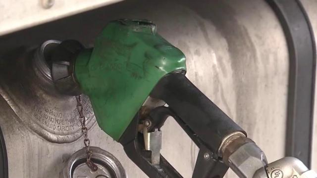 Average gas prices rise back above $3 as new year begins