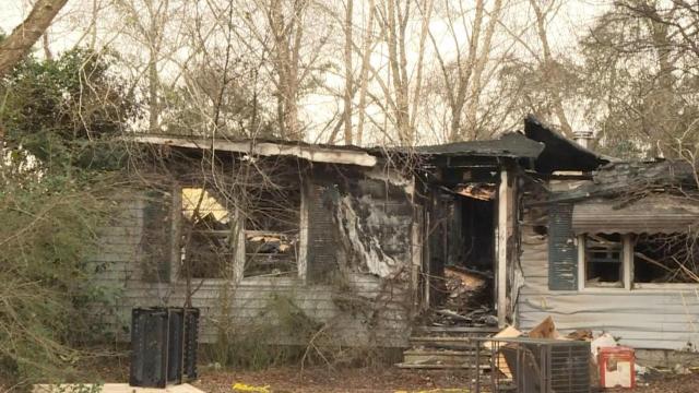 Eastern NC man loses 17 pets in house fire