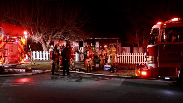 3 adults, 3 children displaced after Fayetteville house fire