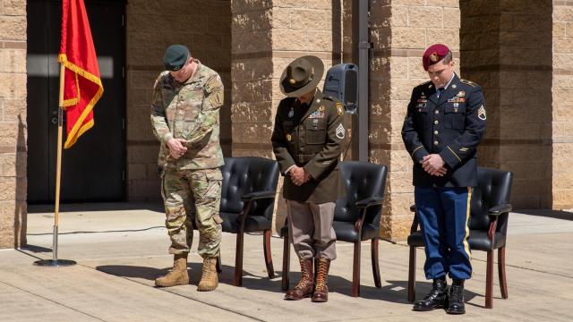 2 Fort Bragg soldiers honored for heroic acts off duty