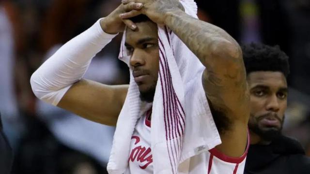 All four No. 1 seeds fall short of Elite Eight in NCAA Tournament for first time as Houston loses 89-75 to Miami