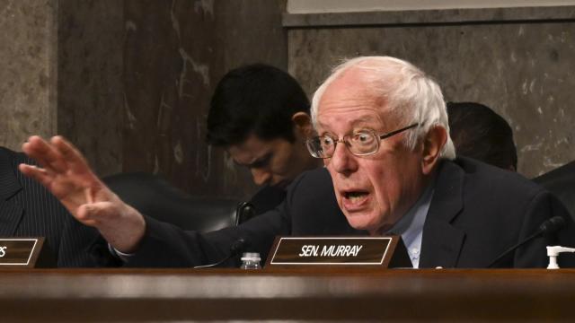 Sen. Bernie Sanders (I-Vt.) questions Howard Schultz, the former chief executive of Starbucks, during a Senate Labor Committee hearing about the company's treatment of union organizing on Capitol Hill in Washington, March 29, 2023. (Kenny Holston/The New York Times)