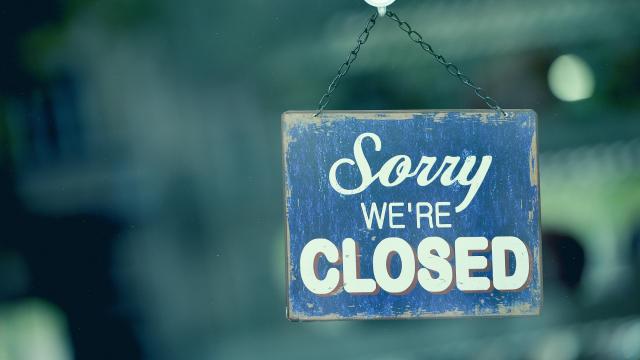Closed sign (Adobe Stock)
