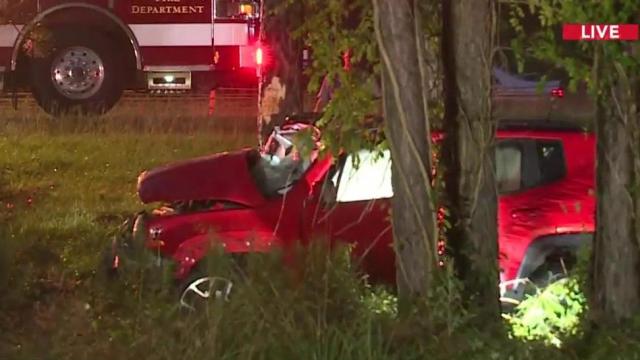 Crews respond to crash on US-1 in Cary