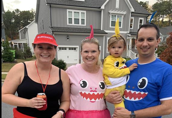 Photos to remember: Grab these ideas for family Halloween costumes