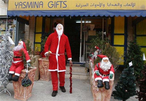 Mideast_Israel_Palestinians_Santa_In_Bethlehem