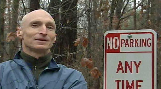 'No Parking' sign near Umstead Park irks some users