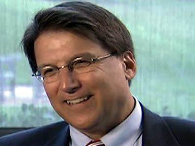 McCrory campaign banking on unpopular president