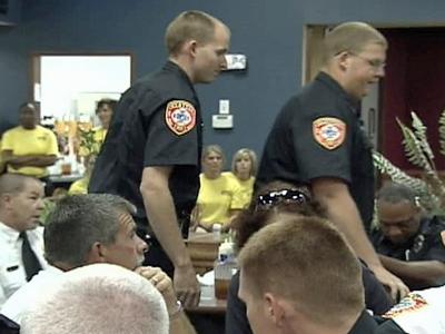 Clayton Eatery Hit by Plane Honors First Responders
