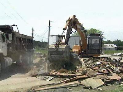 Onslow Co. residents clean up tornado damage