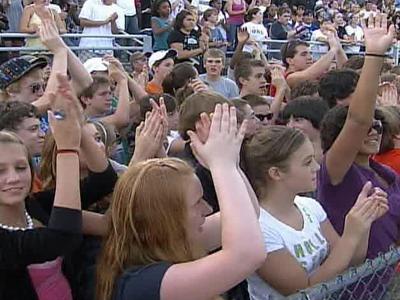 Students come together to stop school violence