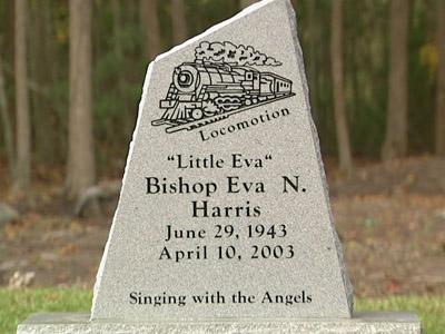 'Loco-motion' singer gets new monument
