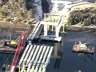 Fatal bridge collapse captured on tape