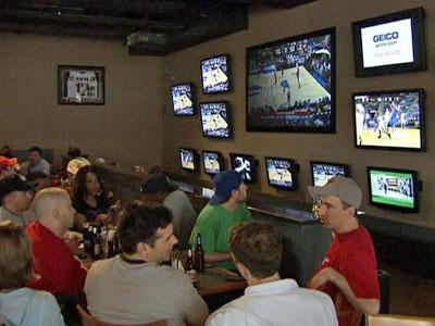 NCAA tournament gives bars a boost in recession