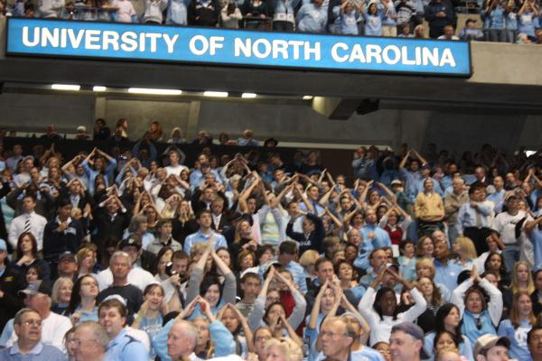 Fans welcome their champion Tar Heels
