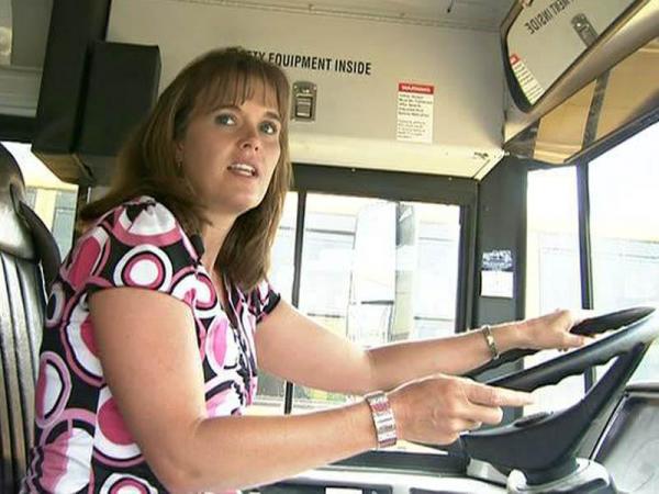 Students, parents praise bus driver's courage