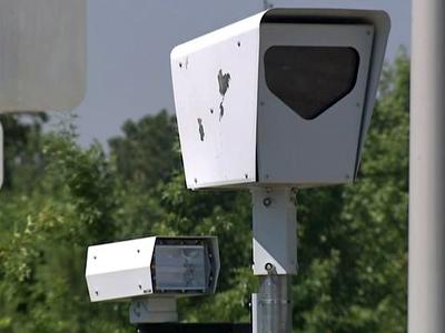 Ex-cop in Senate wants to outlaw red light cameras