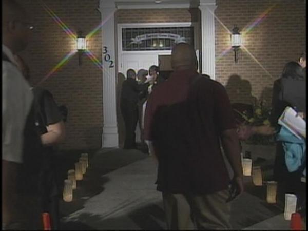 Web only: Candlelight vigil for ConAgra employees 