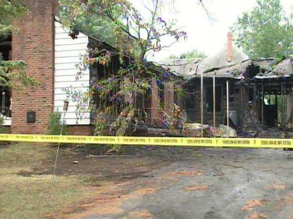 Man dies in Lillington house fire