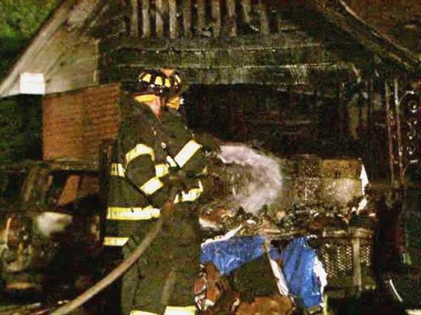 Smithfield officer gets family out of burning house