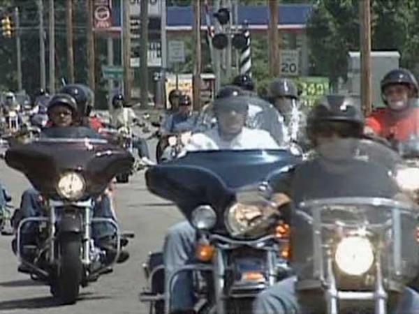 07/13/2009: Bikers rally for wounded Robeson principal