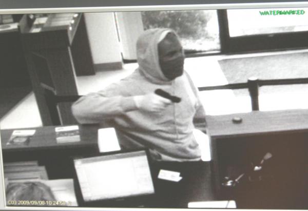 09/08/2009: Bank robbery puts three Granville schools on lockdown