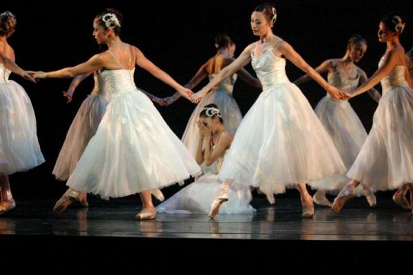 Carolina Ballet dedicates performance