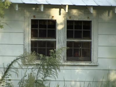 Break-in suspect dies after being cut by window glass