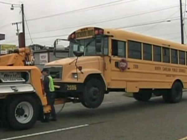 Car-bus wreck in Fayetteville proves fatal