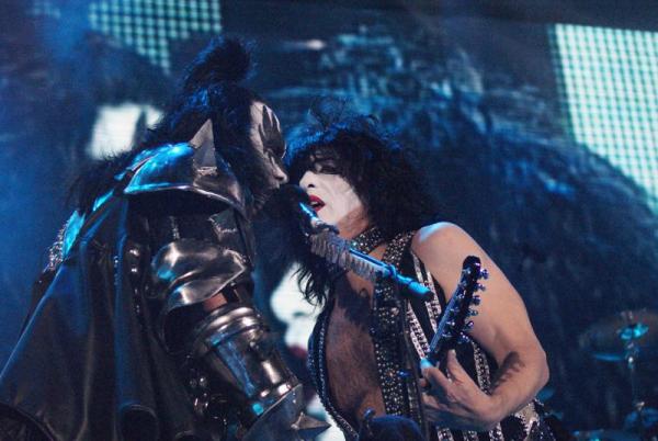 2009: Kiss performs in Va.