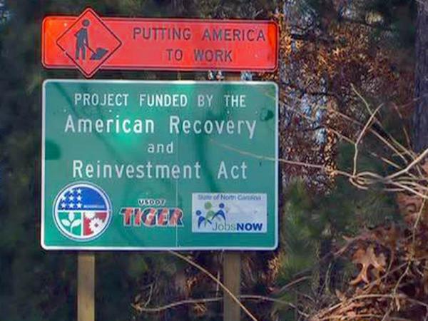 DOT defends stimulus road signs