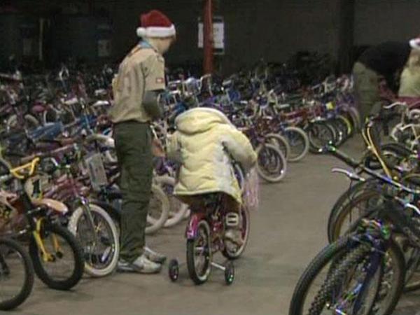 Fayetteville man gives record number of bikes
