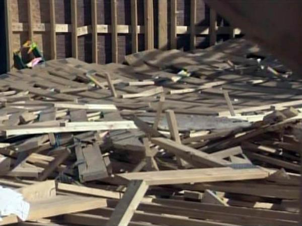 Inspectors probe for cause of roof collapse