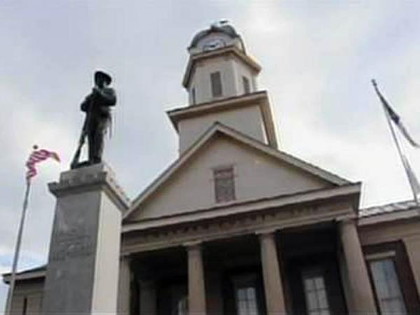 Courthouse was without clocks for a century