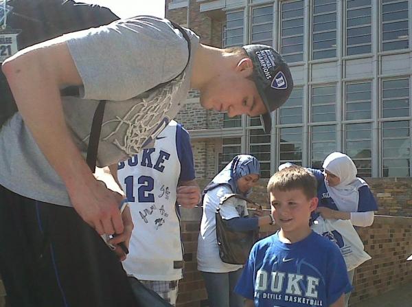 Duke fans welcome champs