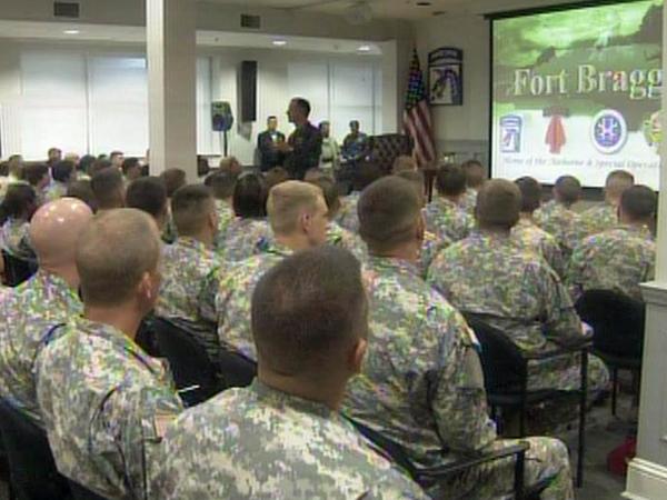 Joint Chiefs of Staff talks with Fort Bragg troops