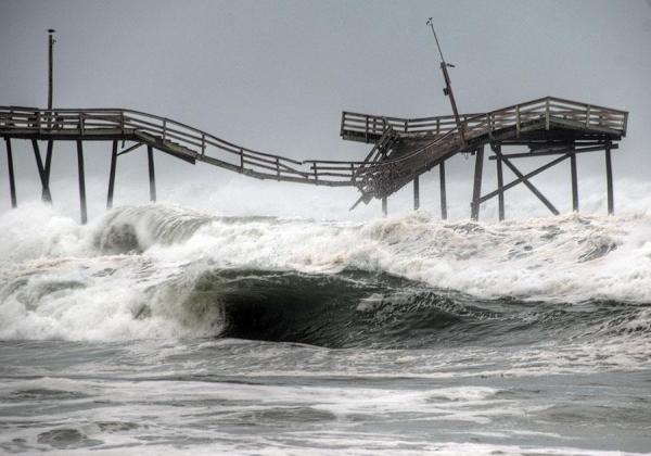 Earl's winds and rains blow into Outer Banks