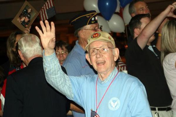 10/07: Vets' whirlwind day ends with RDU welcome