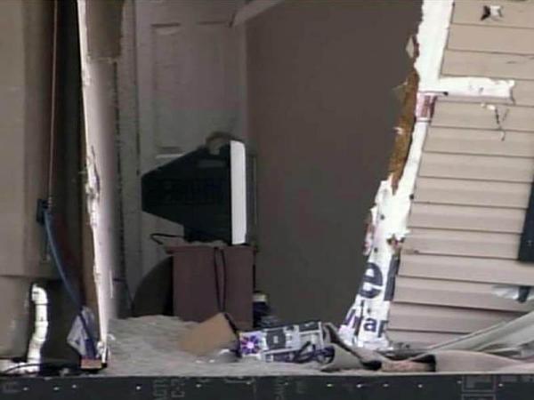 Thieves target Fayetteville homes hit by tornado