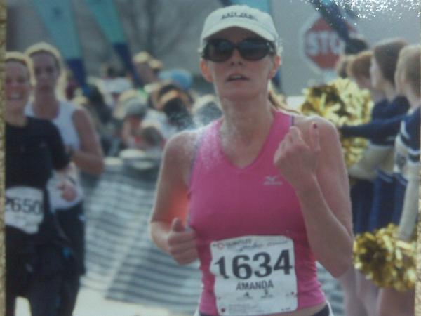 Amanda Lamb runs half marathon.
