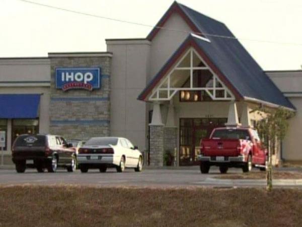 Cumberland deputies release video of IHOP robbery, assault
