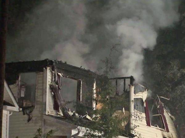 Family escapes Raleigh house fire