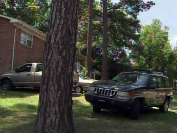 Chapel Hill clamps down on front-yard parking