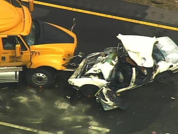 Sky 5: Tractor-trailer wreck on I-95